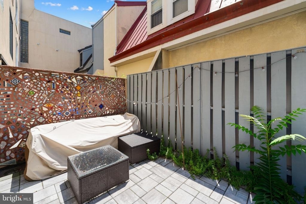 830 Lombard Street - Photo 11