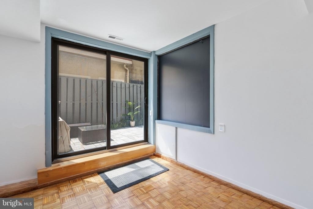 830 Lombard Street - Photo 13