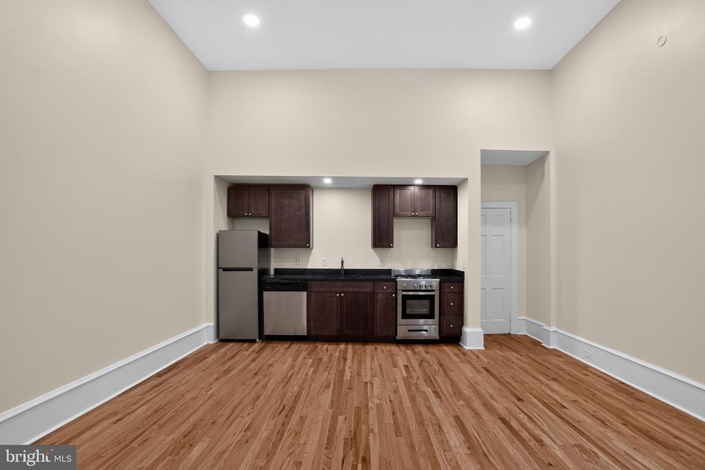 2008 Spruce Street - Photo 9