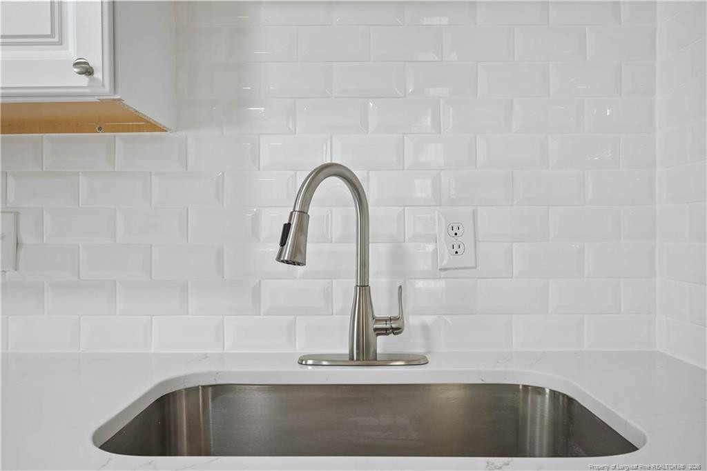 709 Shambrey Street - Photo 9