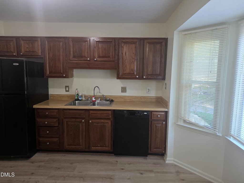 6550 Thetford Court - Photo 11