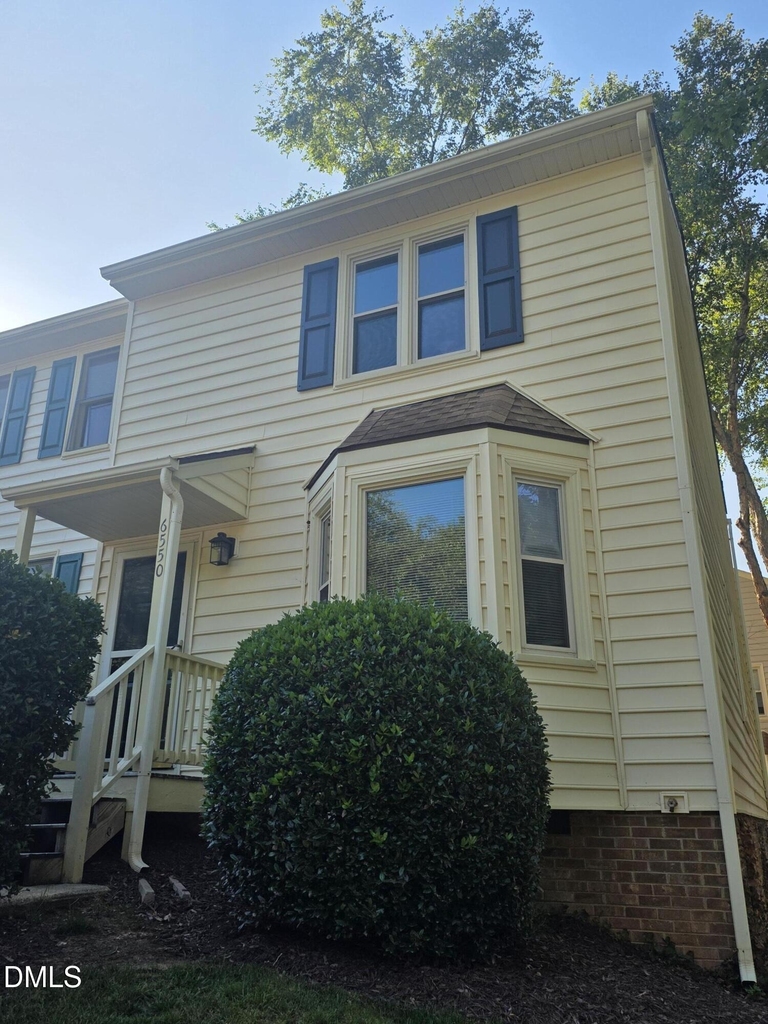 6550 Thetford Court - Photo 2