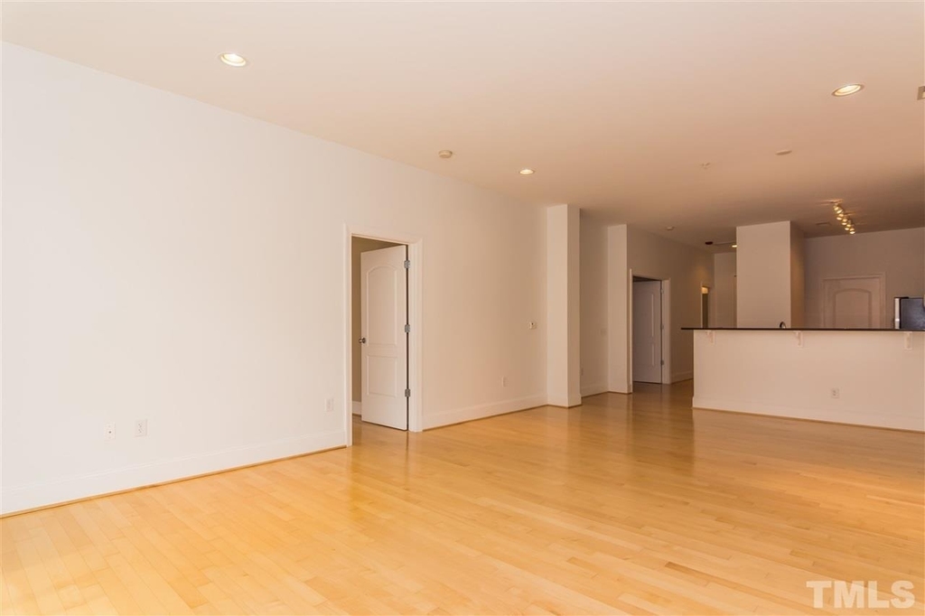 317 W Morgan Street - Photo 3