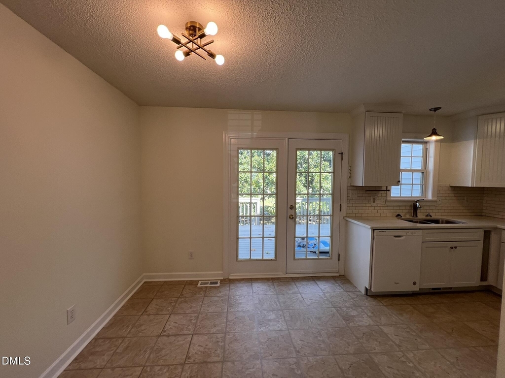 1722 Stroll Circle - Photo 3