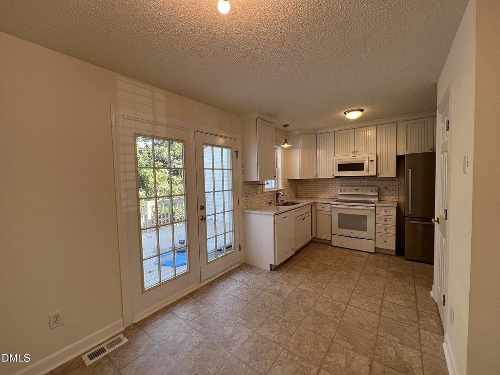 1722 Stroll Circle - Photo 4