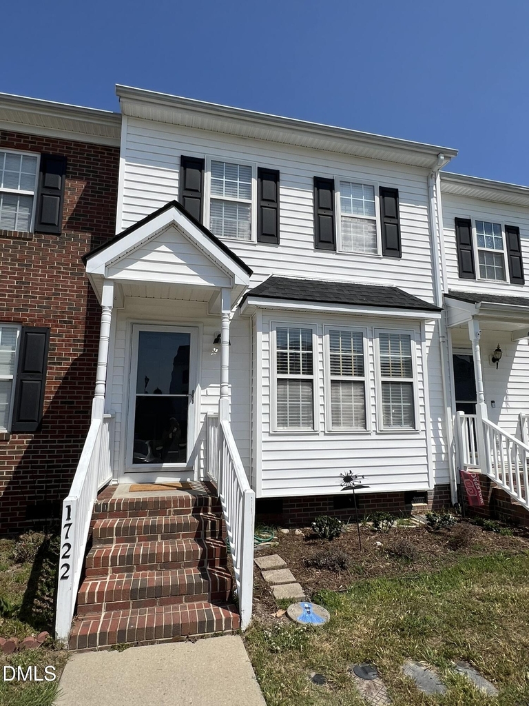 1722 Stroll Circle - Photo 0