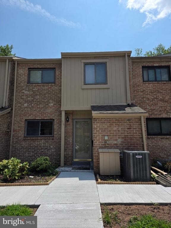 106 Sycamore Court - Photo 0