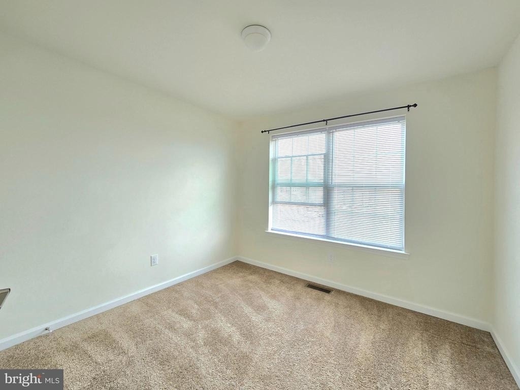 1045 Chapman Circle - Photo 10