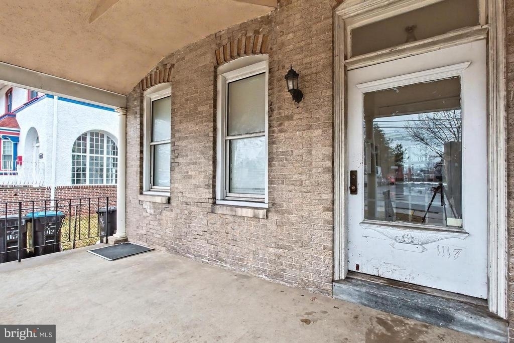 1117 W Main Street - Photo 0
