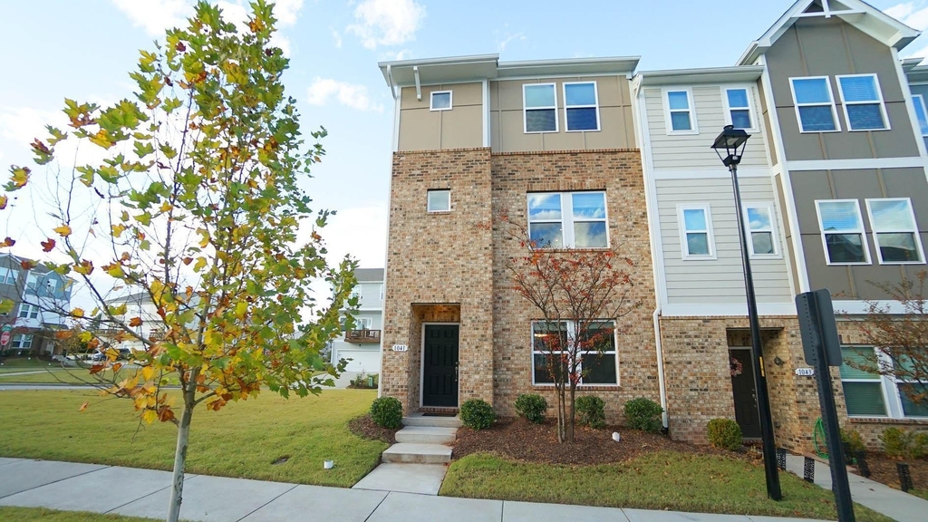 1041 Salt Glaze Lane - Photo 0