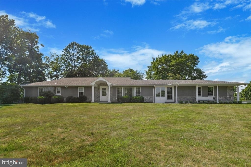 432 Webb Road - Photo 0