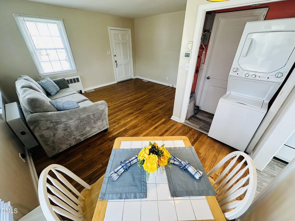1700 Roslyn - Photo 3