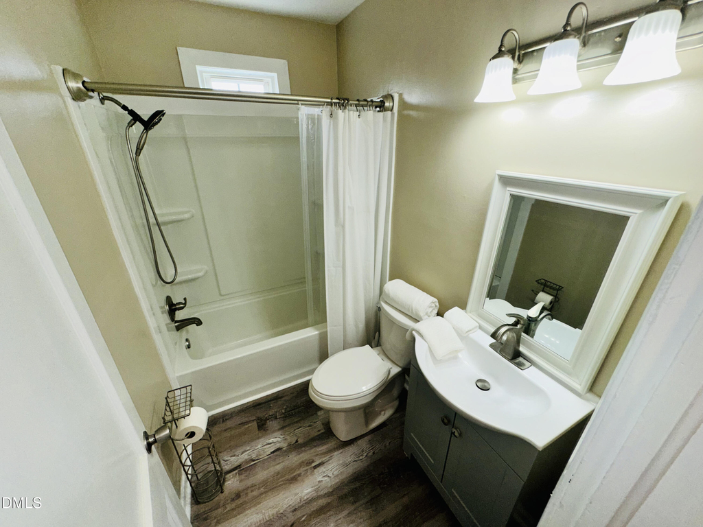 1700 Roslyn - Photo 9