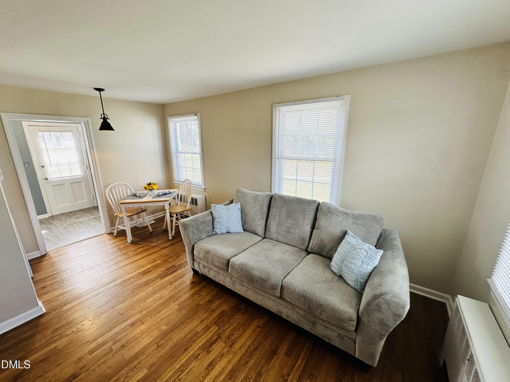 1700 Roslyn - Photo 2