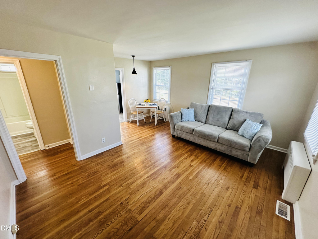 1700 Roslyn - Photo 1