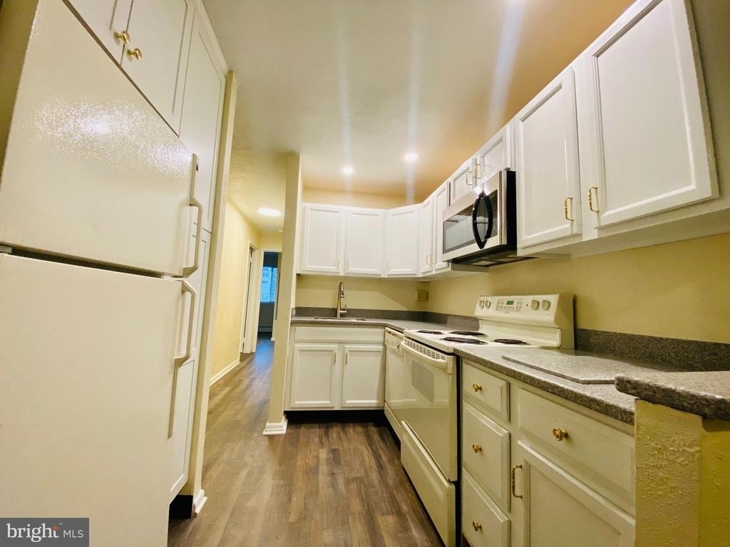 120 N Penn Street - Photo 3