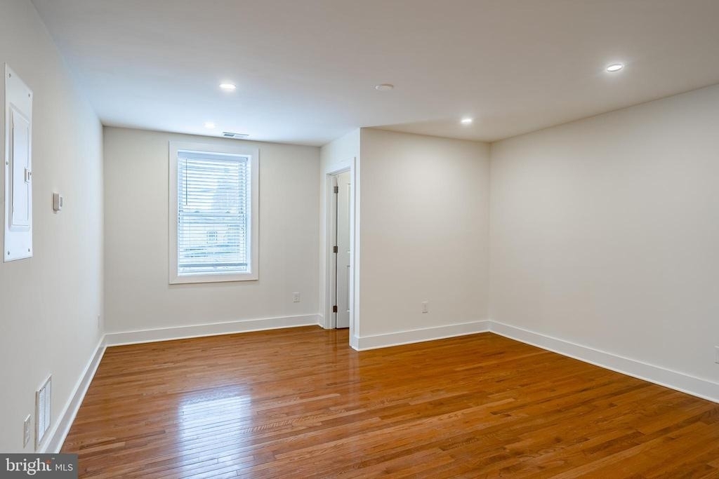 21 Gay Street - Photo 6