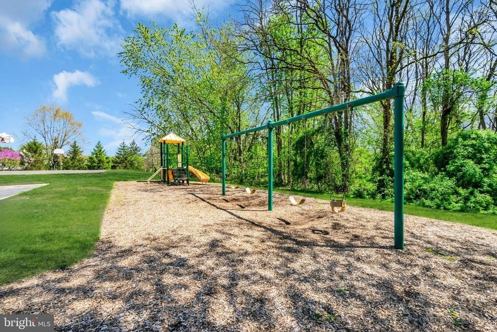 1307 Bennett Place - Photo 35