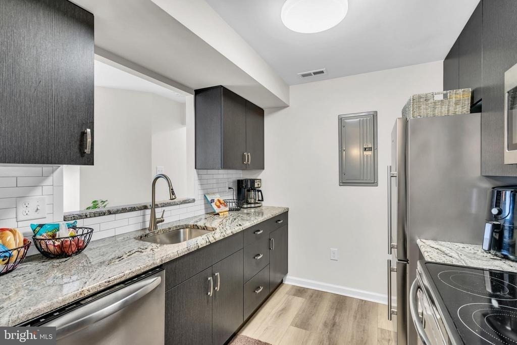 1307 Bennett Place - Photo 17