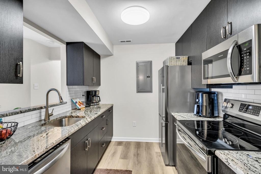 1307 Bennett Place - Photo 15
