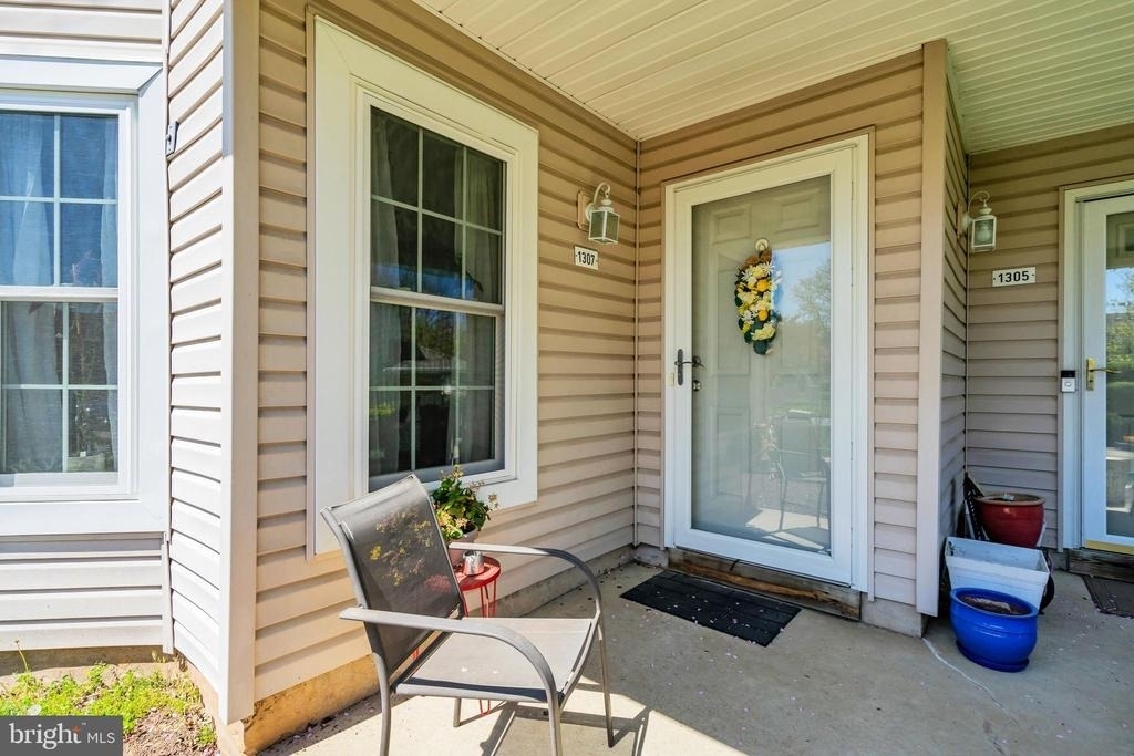 1307 Bennett Place - Photo 4