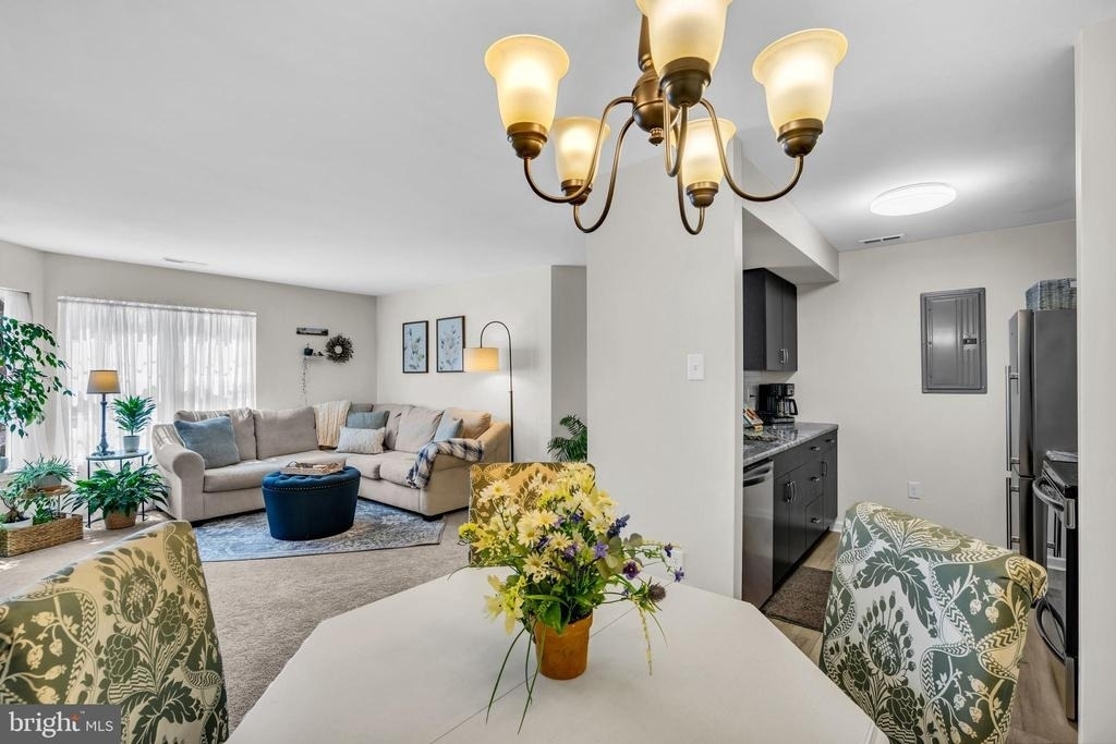 1307 Bennett Place - Photo 13