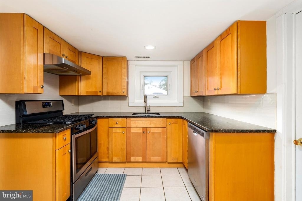 106 Spruce Street - Photo 5