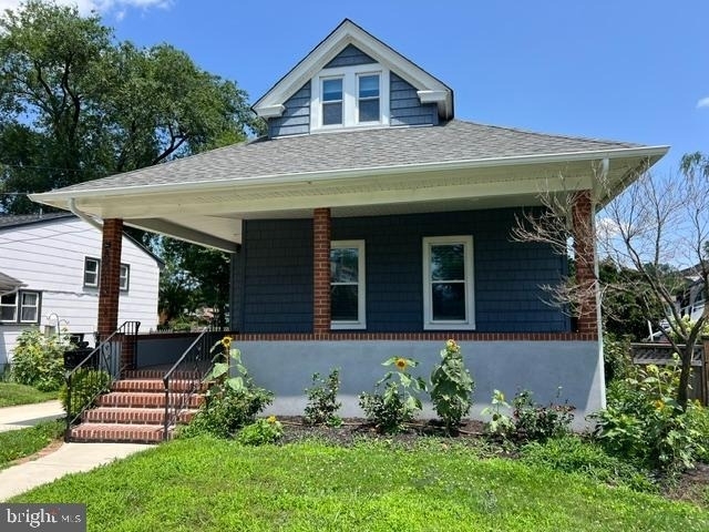 213 Maple Terrace - Photo 2