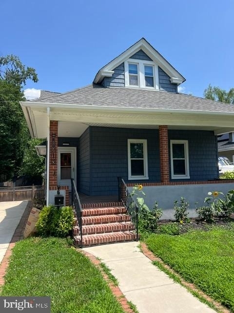 213 Maple Terrace - Photo 3