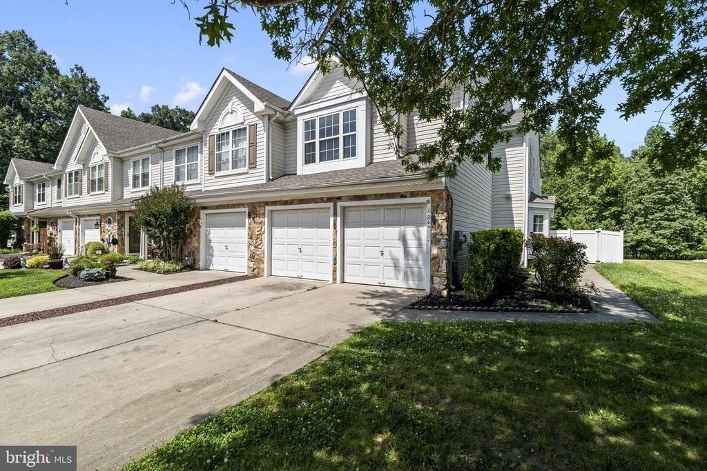 124 Buckingham Way - Photo 2