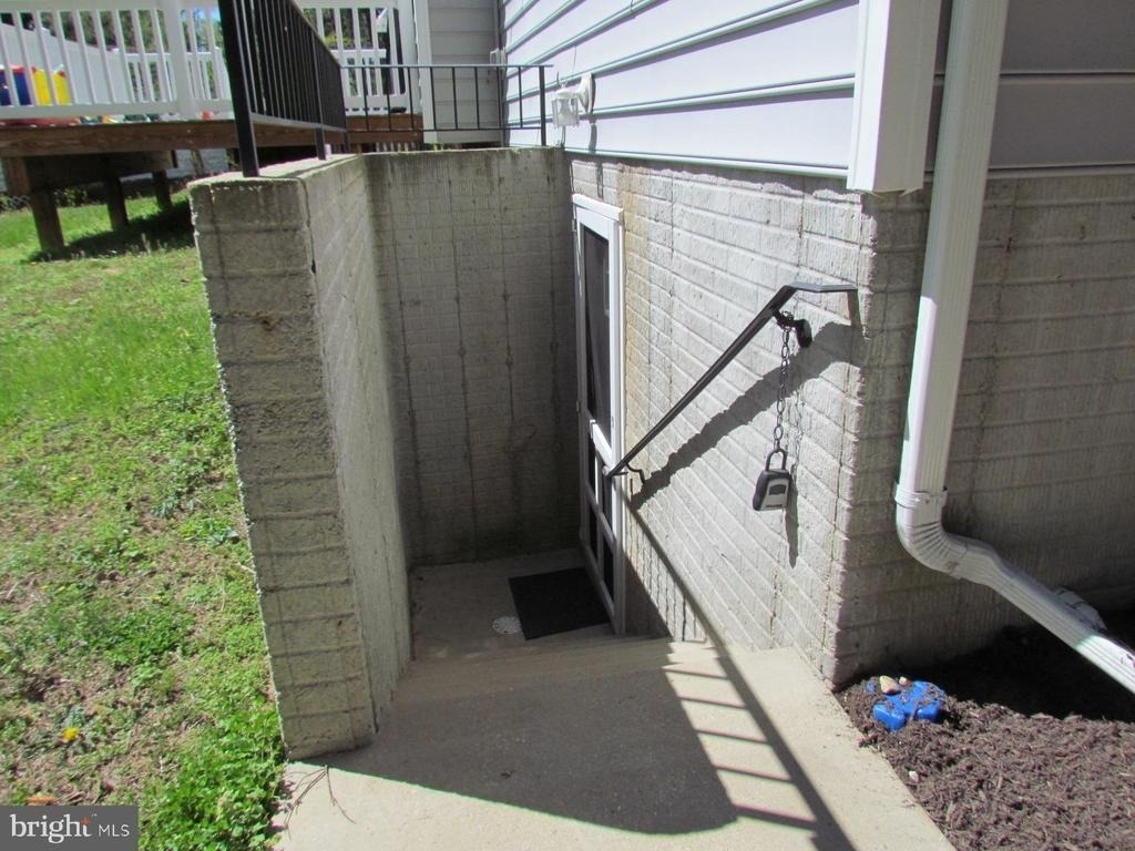 23220 Spalding Ln (basement Apt) - Photo 14