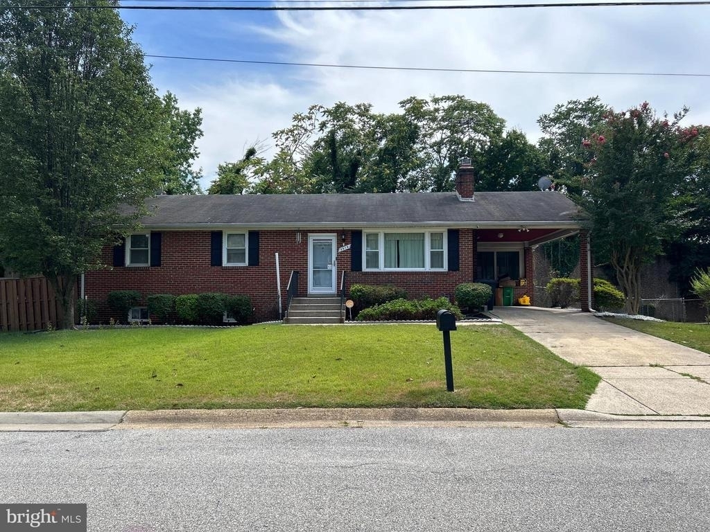 5515 Hill Way - Photo 0