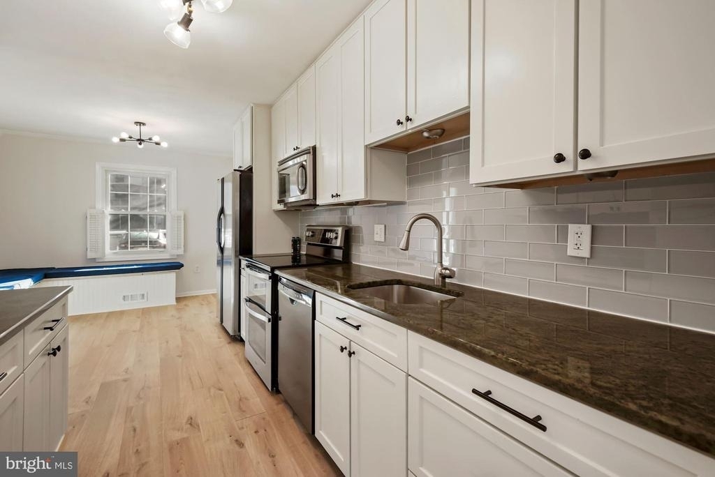7572 Westlake Terrace - Photo 7