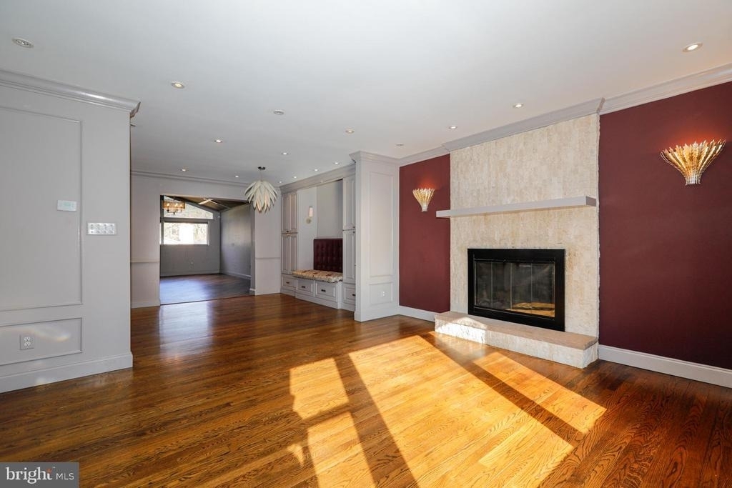 10306 Fleming Avenue - Photo 2