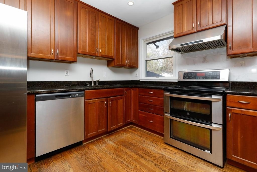 10306 Fleming Avenue - Photo 11