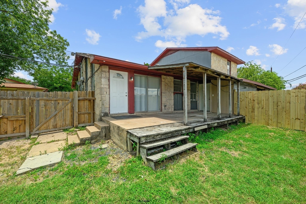 204 Northcrest Cir - Photo 3