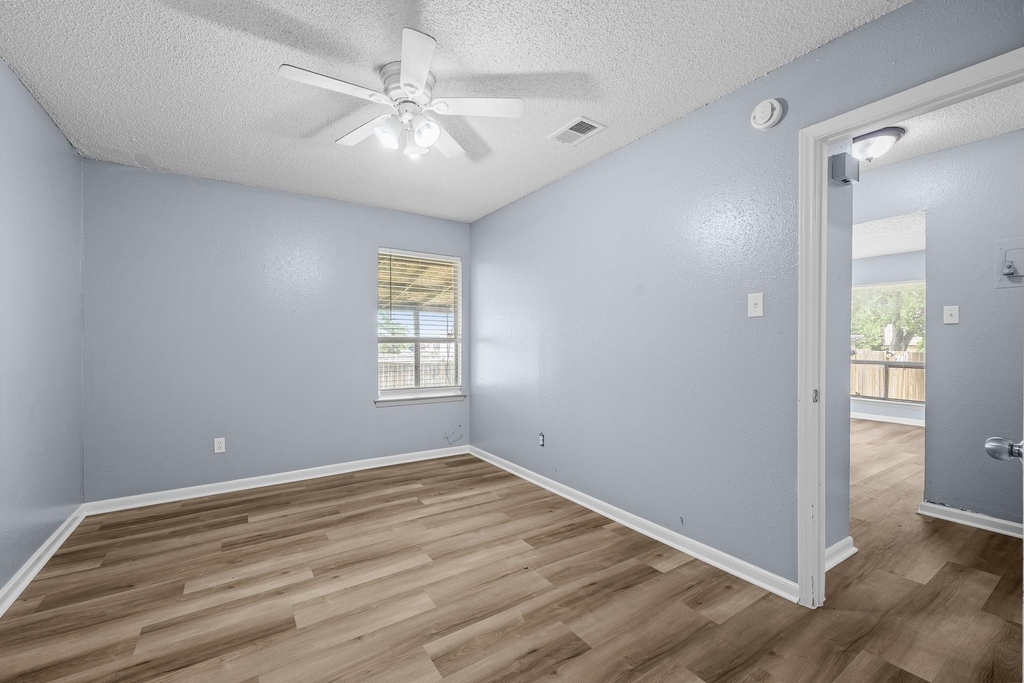204 Northcrest Cir - Photo 15