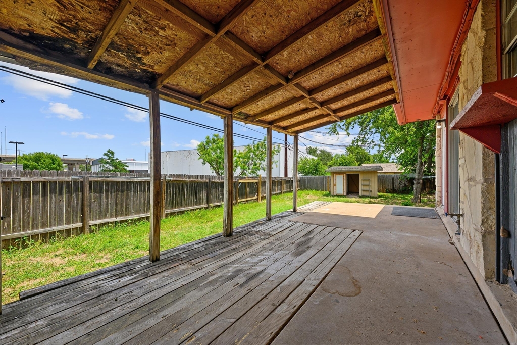 204 Northcrest Cir - Photo 4