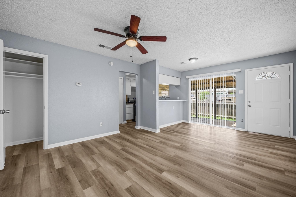 204 Northcrest Cir - Photo 7