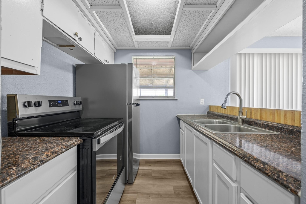 204 Northcrest Cir - Photo 12