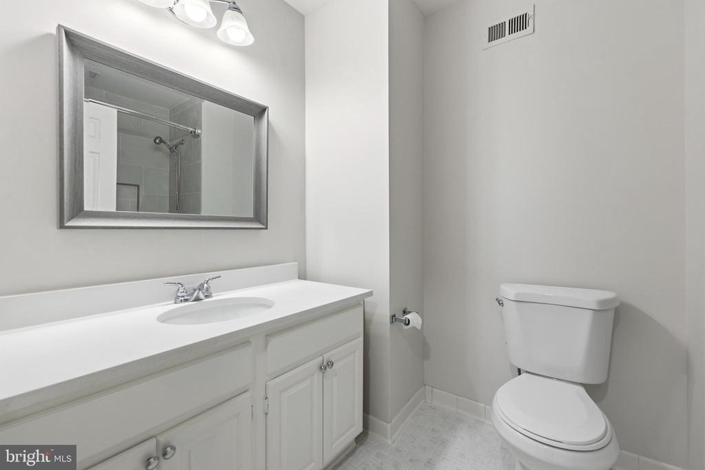 4880 Chevy Chase Drive - Photo 24