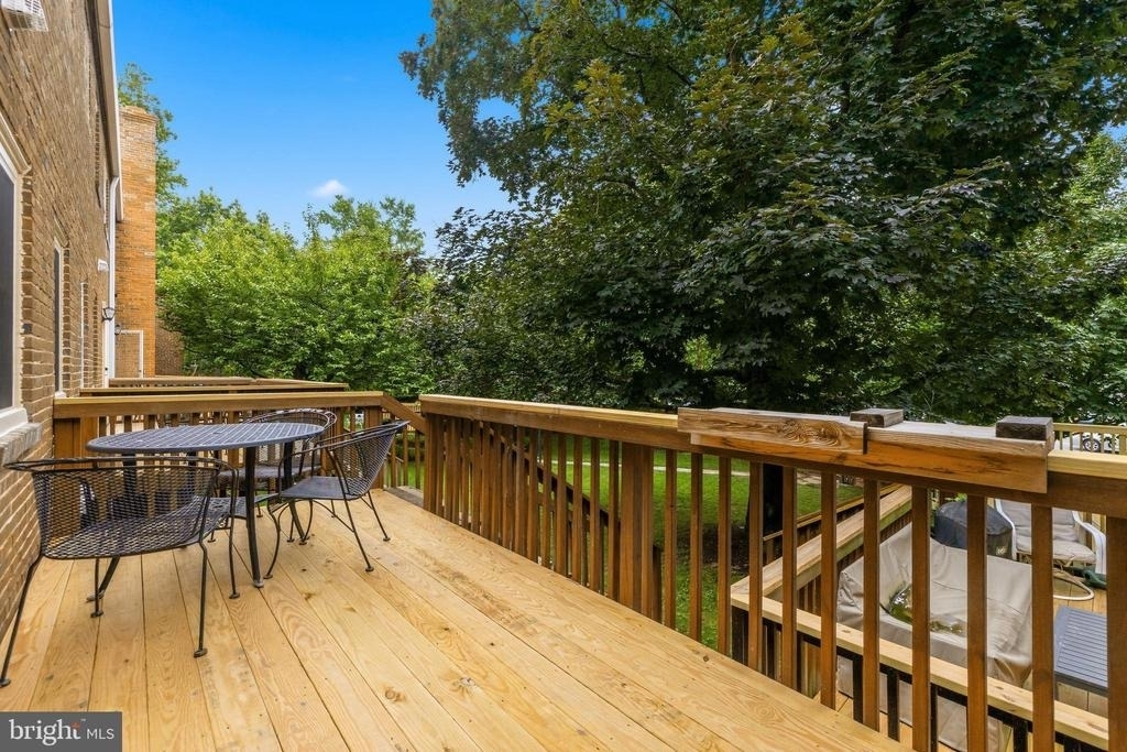 4880 Chevy Chase Drive - Photo 27
