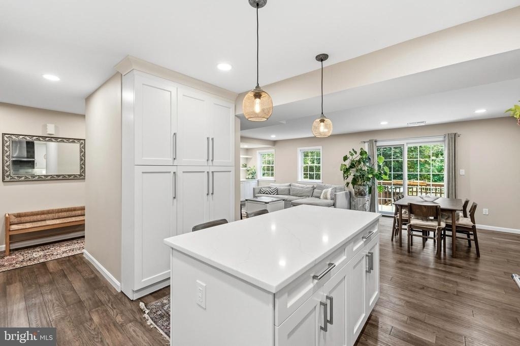 4880 Chevy Chase Drive - Photo 10