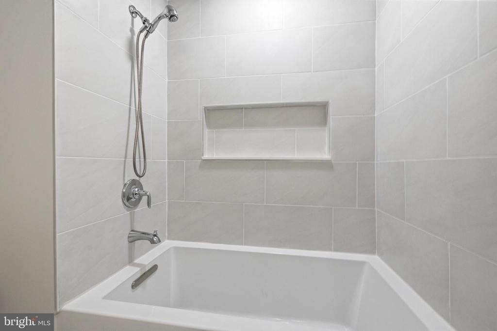4880 Chevy Chase Drive - Photo 25