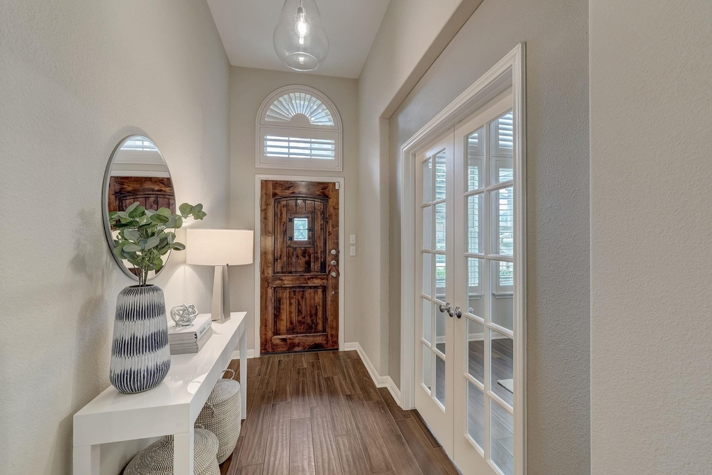 205 Cortona Ln - Photo 5
