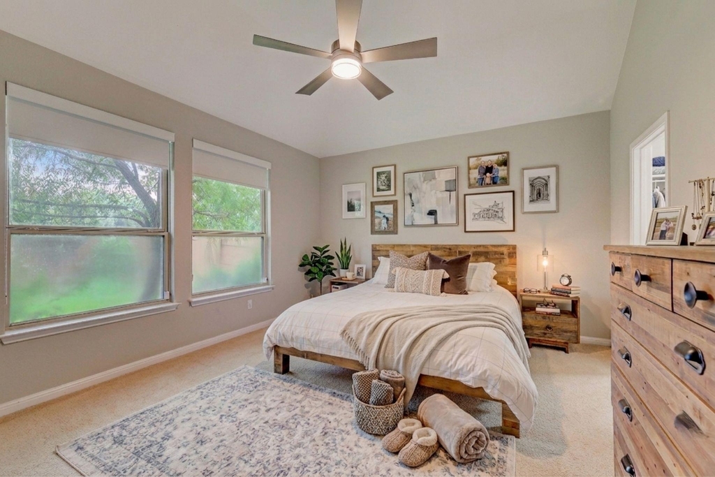205 Cortona Ln - Photo 2