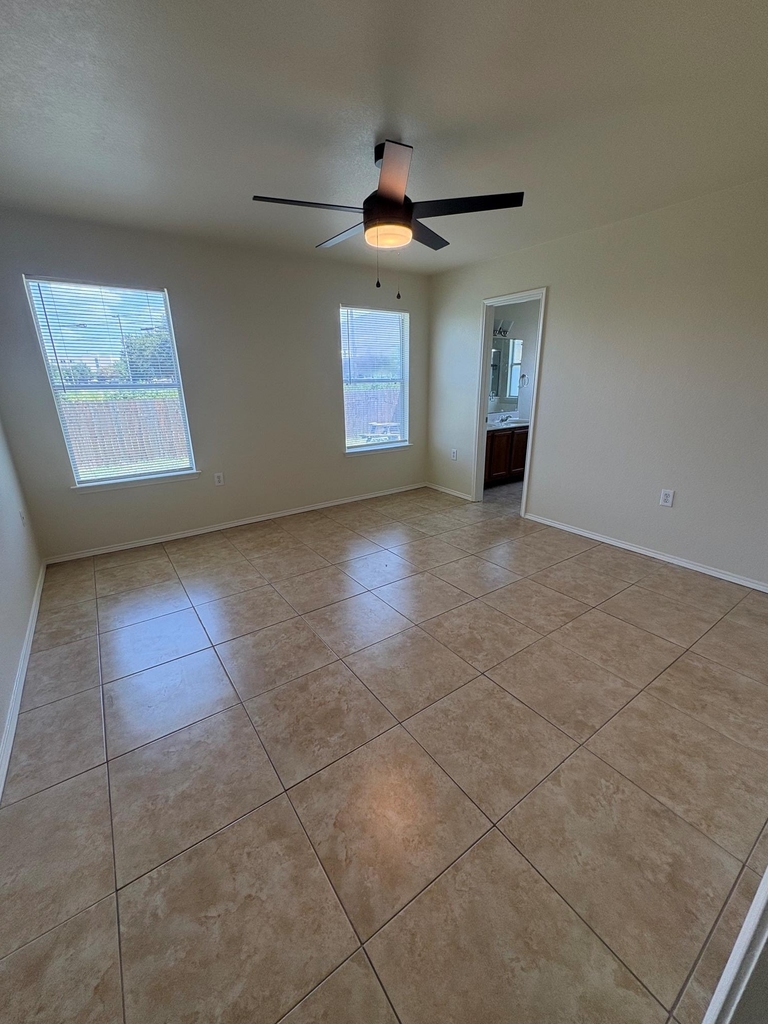 1429 Coriander Dr - Photo 4