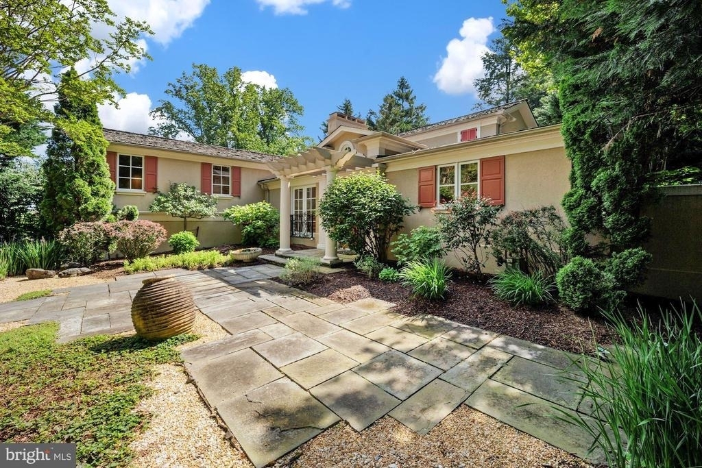 7711 Brookville Road - Photo 2