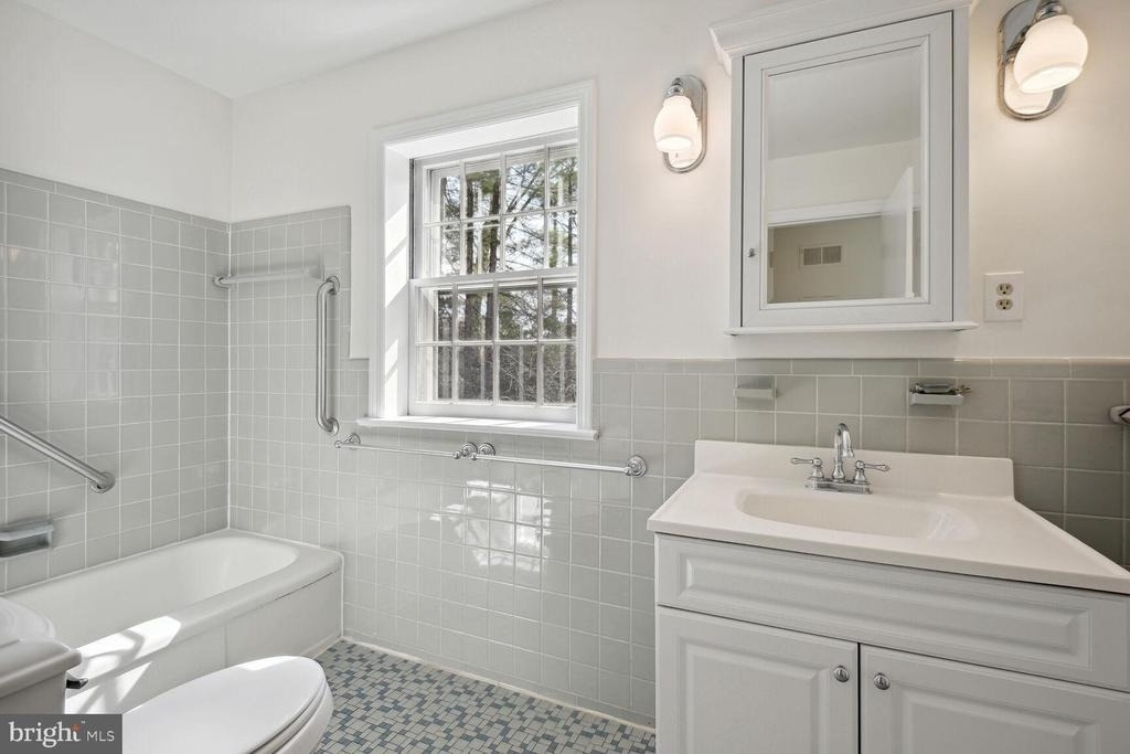 5801 Hillburne Way - Photo 24