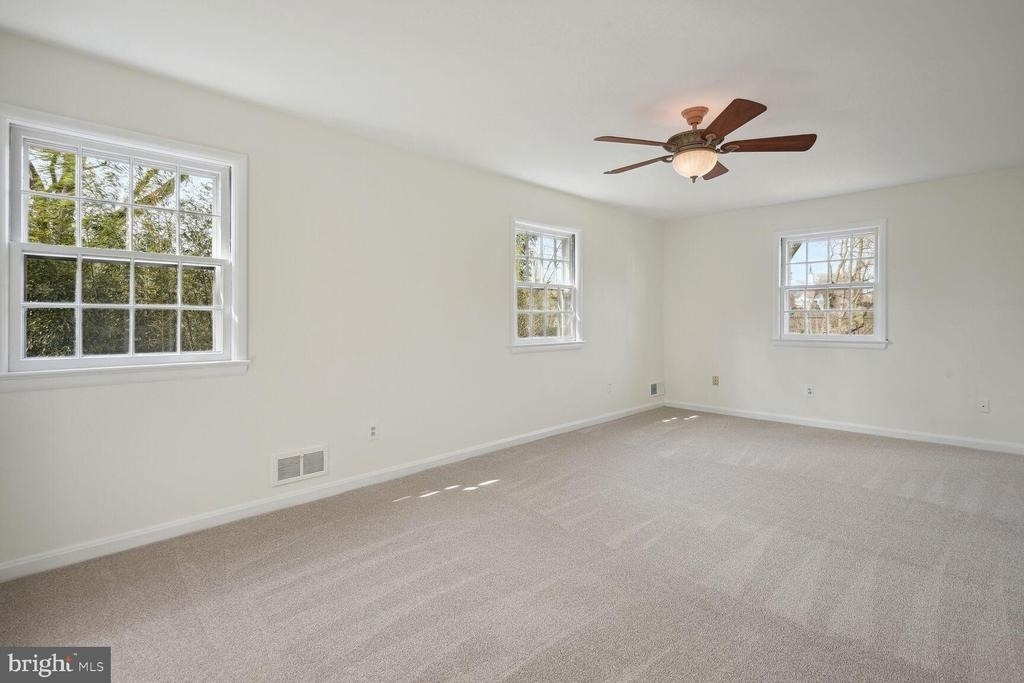 5801 Hillburne Way - Photo 17
